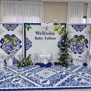 קיר צילום לברית - להשכרה בלבד (עם פרחים טריים)